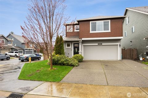 Photo of 10501 190th Street E, Puyallup, WA 98374 (MLS # 2497607)