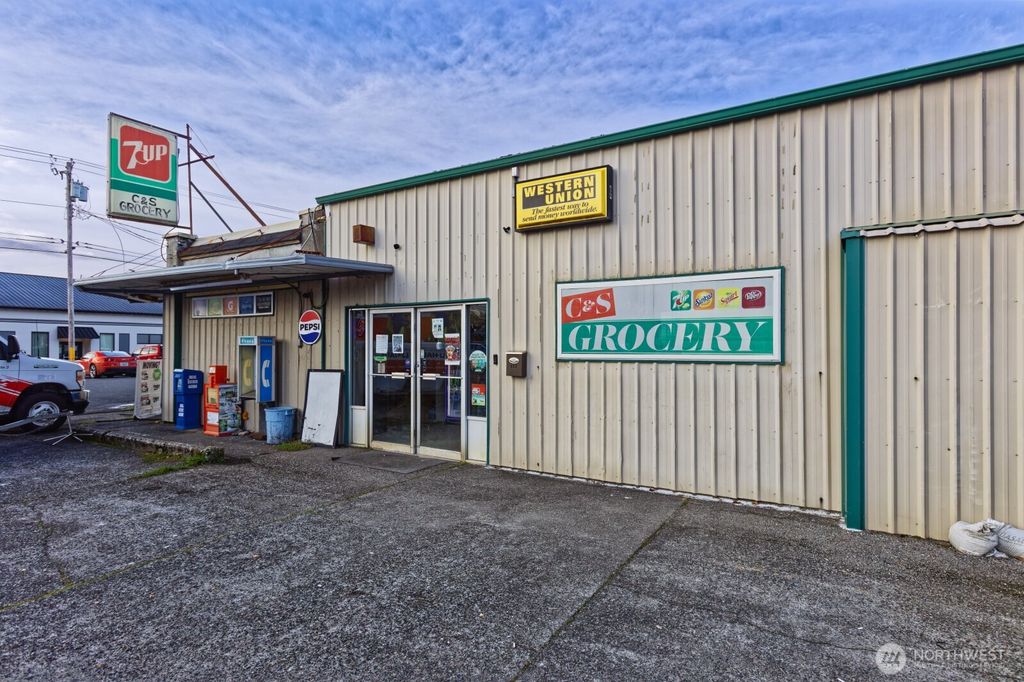 Photo of 112 W Main Street, Elma, WA 98541 (MLS # 2456086)