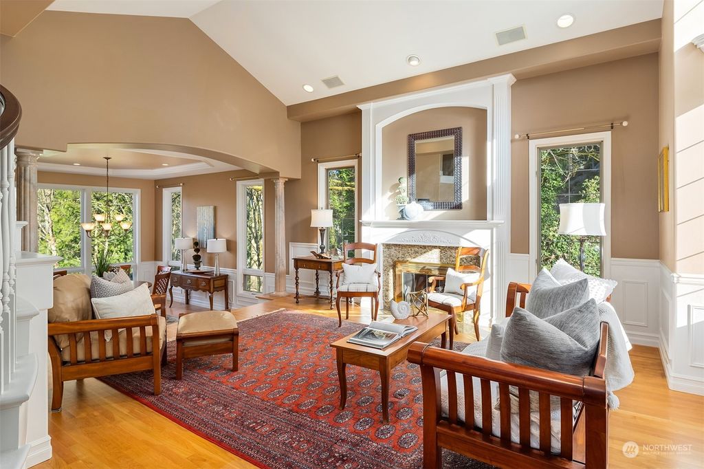 Photo of 16902 SE 43rd Street, Bellevue, WA 98006 (MLS # 2063632)