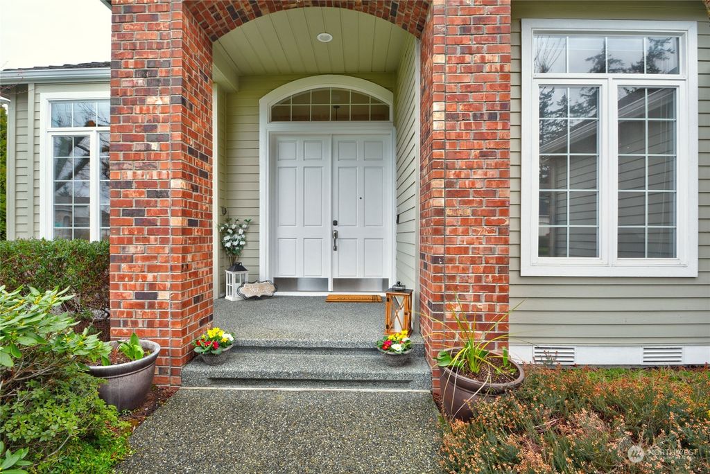 Photo of 5915 25th Avenue W, Everett, WA 98203 (MLS # 2047691)