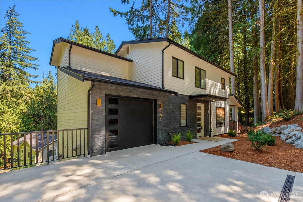 Photo of 7 Maple Court, Bellingham, WA 98229 (MLS # 2588584)