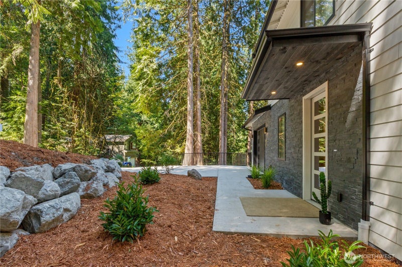 7 Maple Court