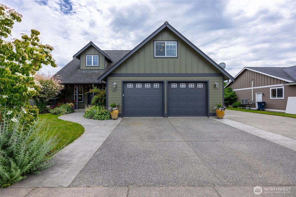 Photo of 407 Westview Place, Nooksack, WA 98276 (MLS # 2539836)