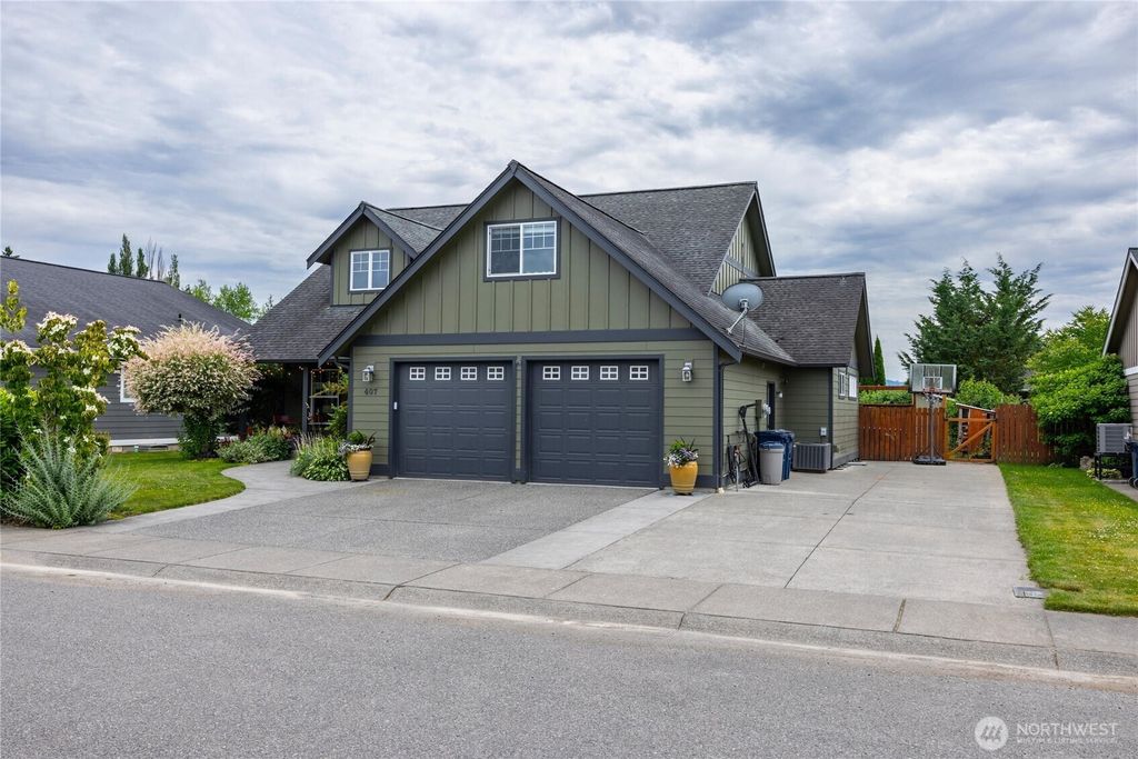 Photo of 407 Westview Place, Nooksack, WA 98276 (MLS # 2539836)