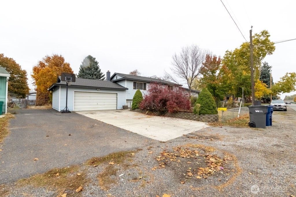 Photo of 7819 E Mission Avenue, Spokane Valley, WA 99212 (MLS # 2451279)