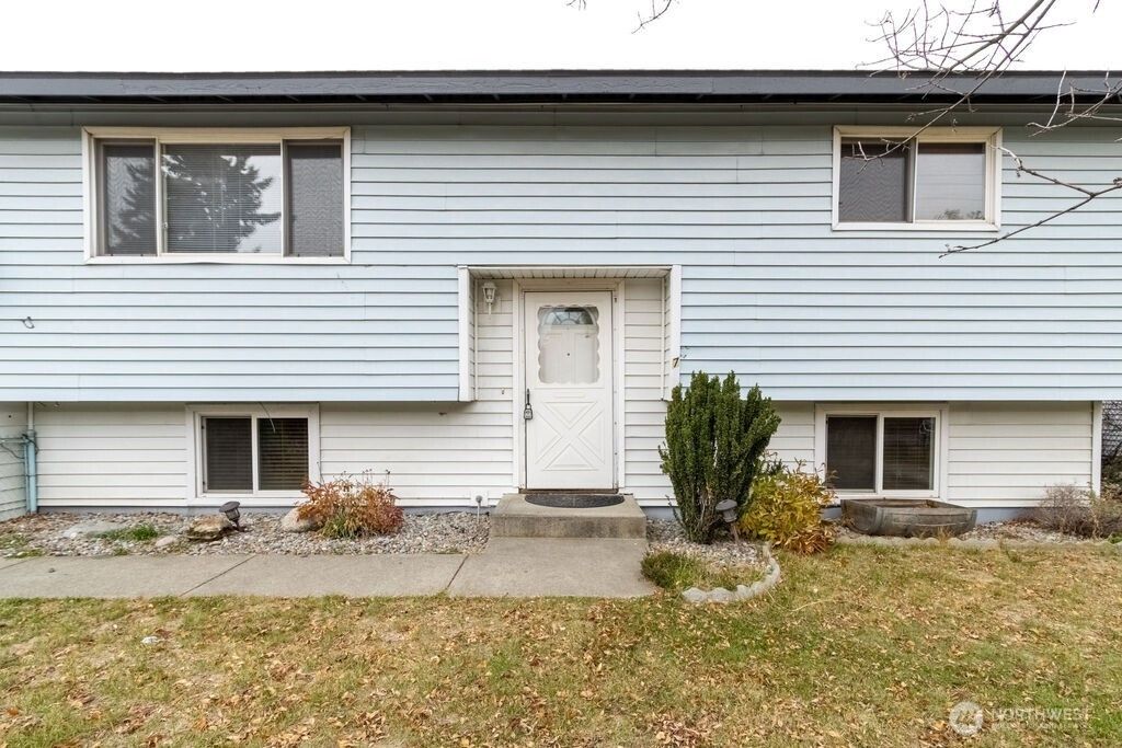 Photo of 7819 E Mission Avenue, Spokane Valley, WA 99212 (MLS # 2451279)