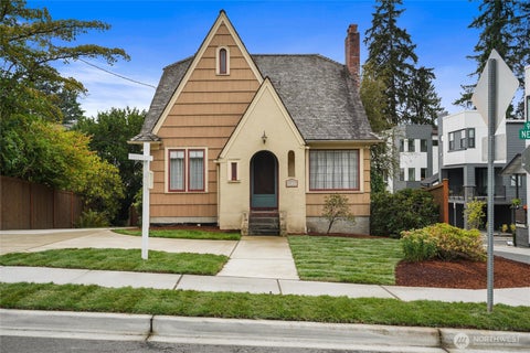 Photo of 9917 NE 190th Street, Bothell, WA 98011 (MLS # 2579905)
