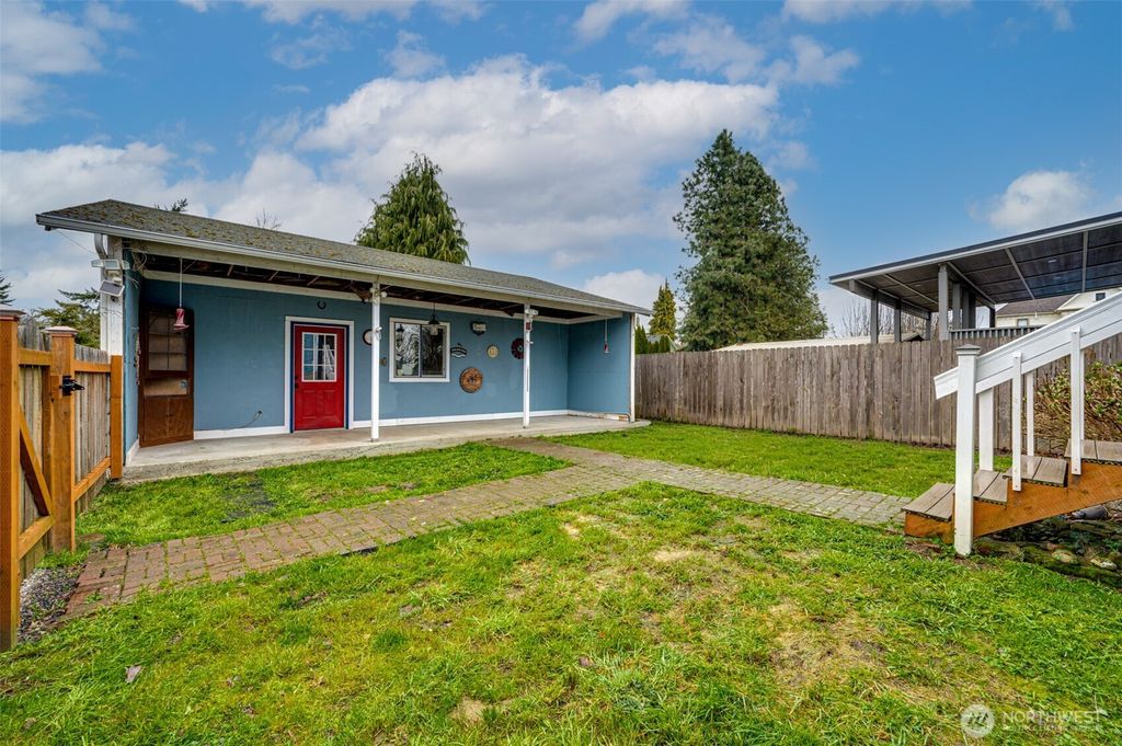 Photo of 656 Davidson Avenue, Woodland, WA 98674 (MLS # 2490876)