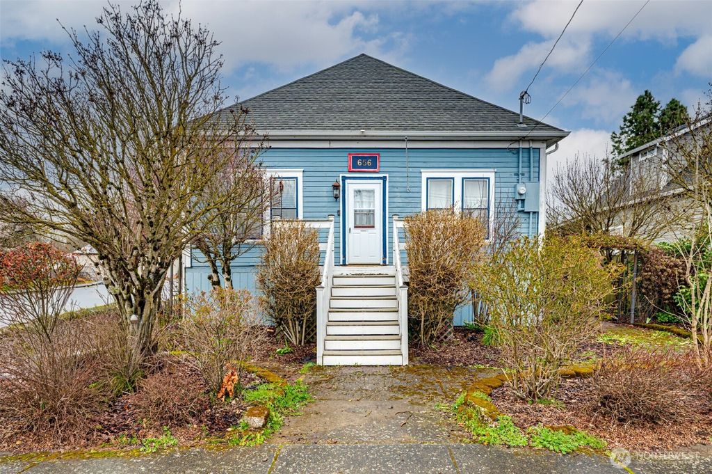 Photo of 656 Davidson Avenue, Woodland, WA 98674 (MLS # 2490876)