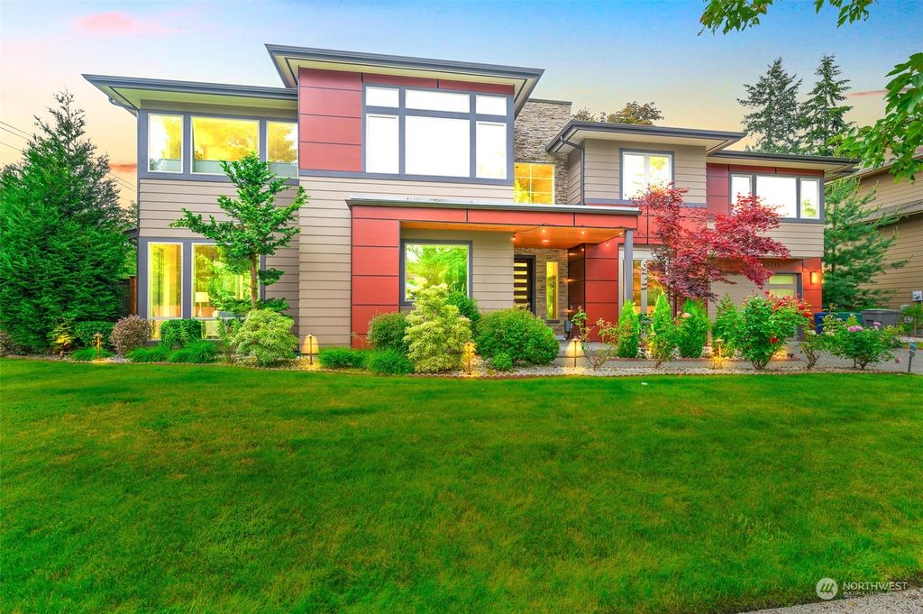 Photo of 13117 NE 102nd Place, Kirkland, WA 98033 (MLS # 2247772)