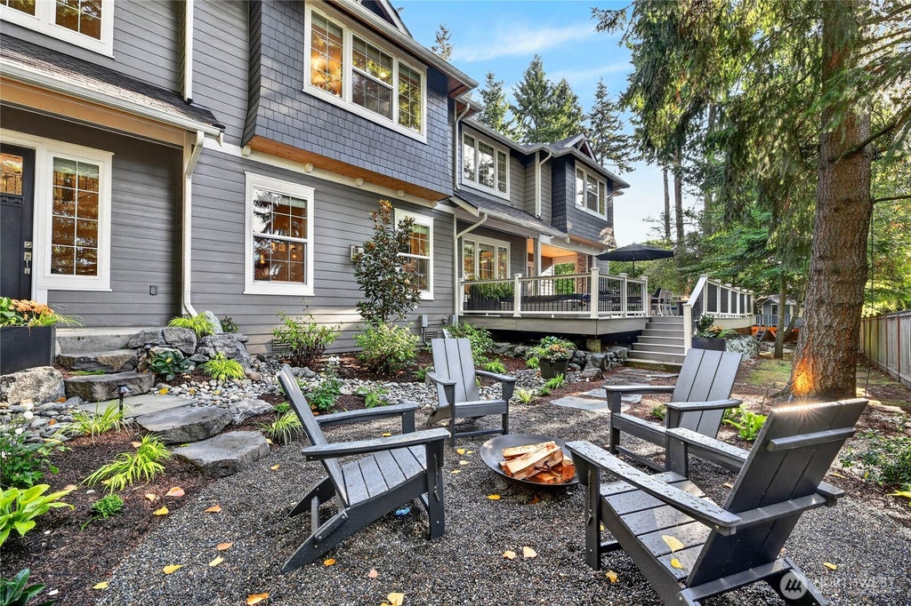 Photo of 2300 126th Avenue NE, Bellevue, WA 98005 (MLS # 2587408)