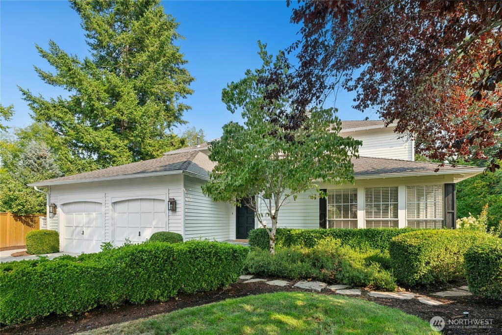 Photo of 2836 213th Avenue SE, Sammamish, WA 98075 (MLS # 2567574)