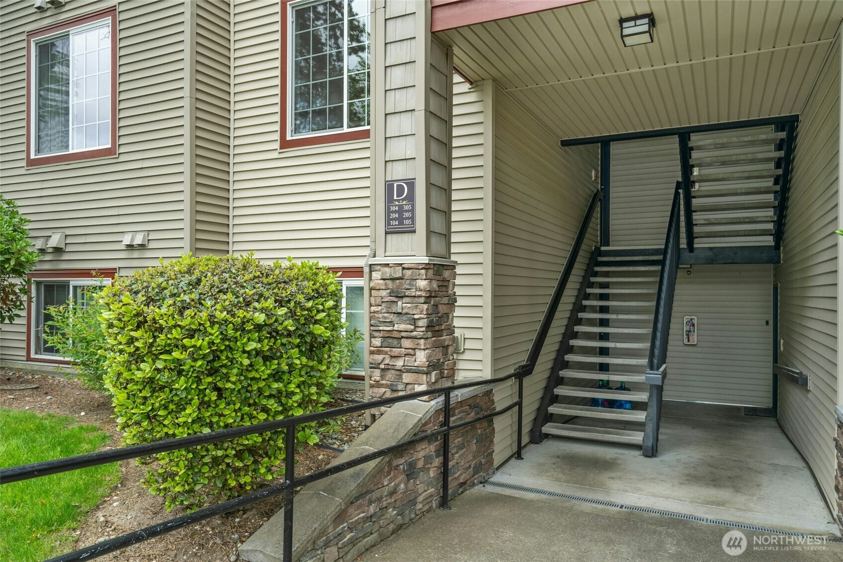 25025 SE Klahanie Boulevard D204