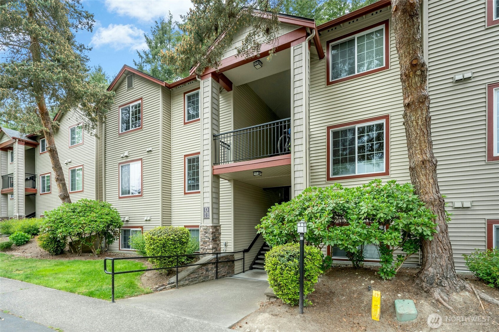 25025 SE Klahanie Boulevard D204