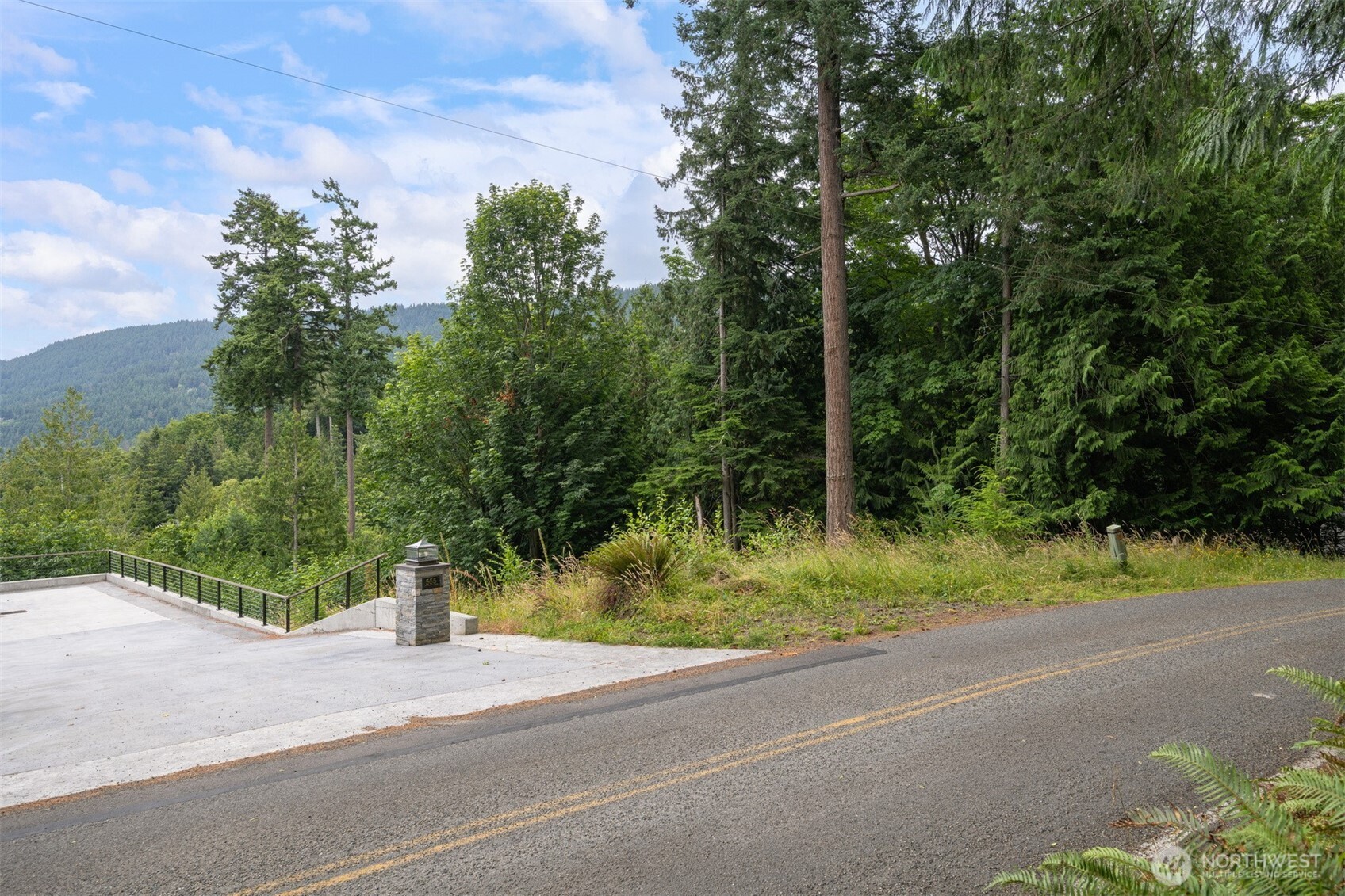 557 Whitecap Road
