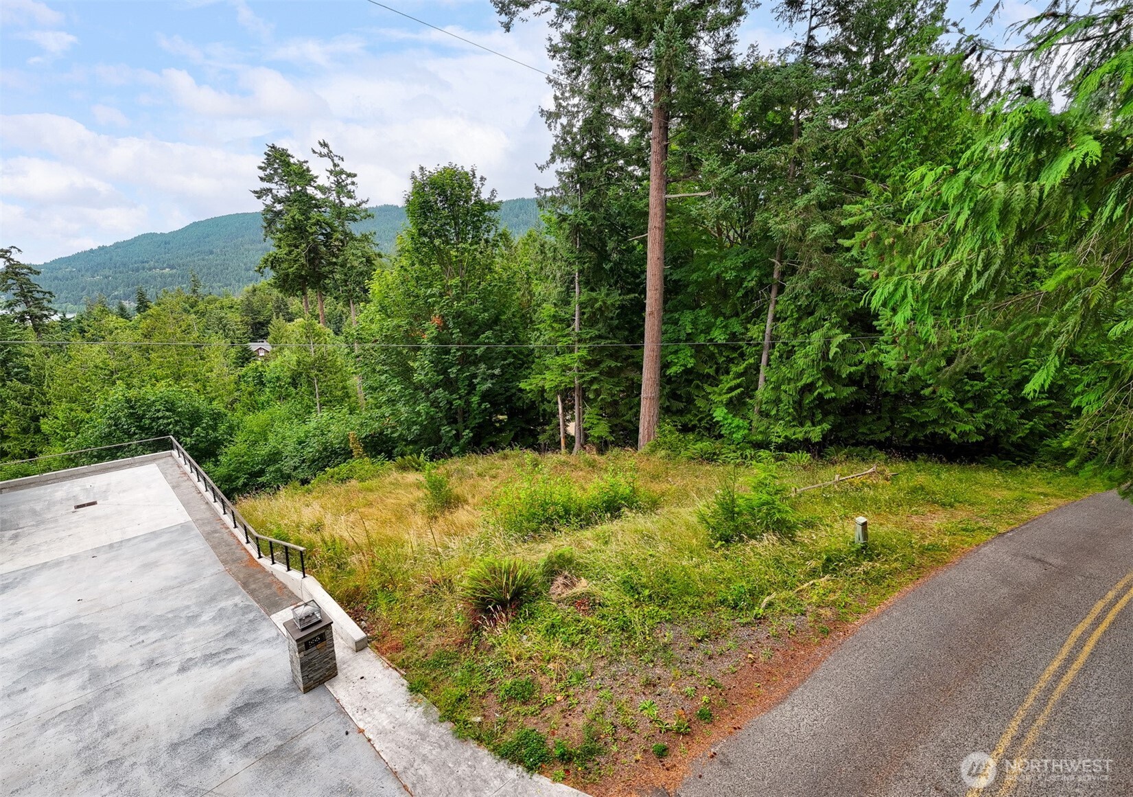557 Whitecap Road