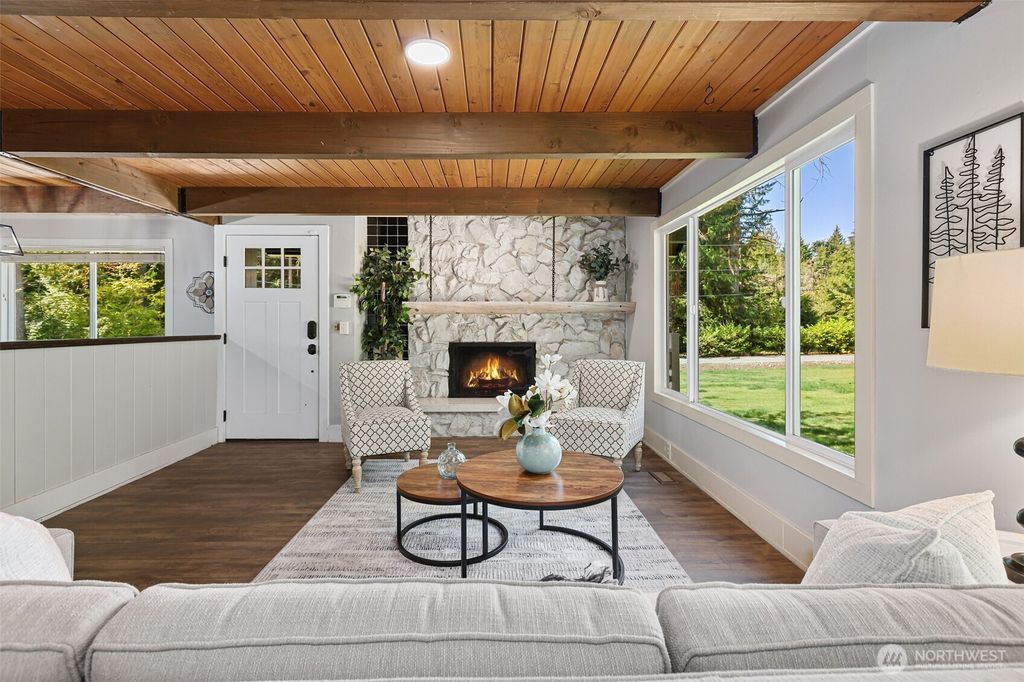 Photo of 14530 262nd Avenue SE, Issaquah, WA 98027 (MLS # 2427922)