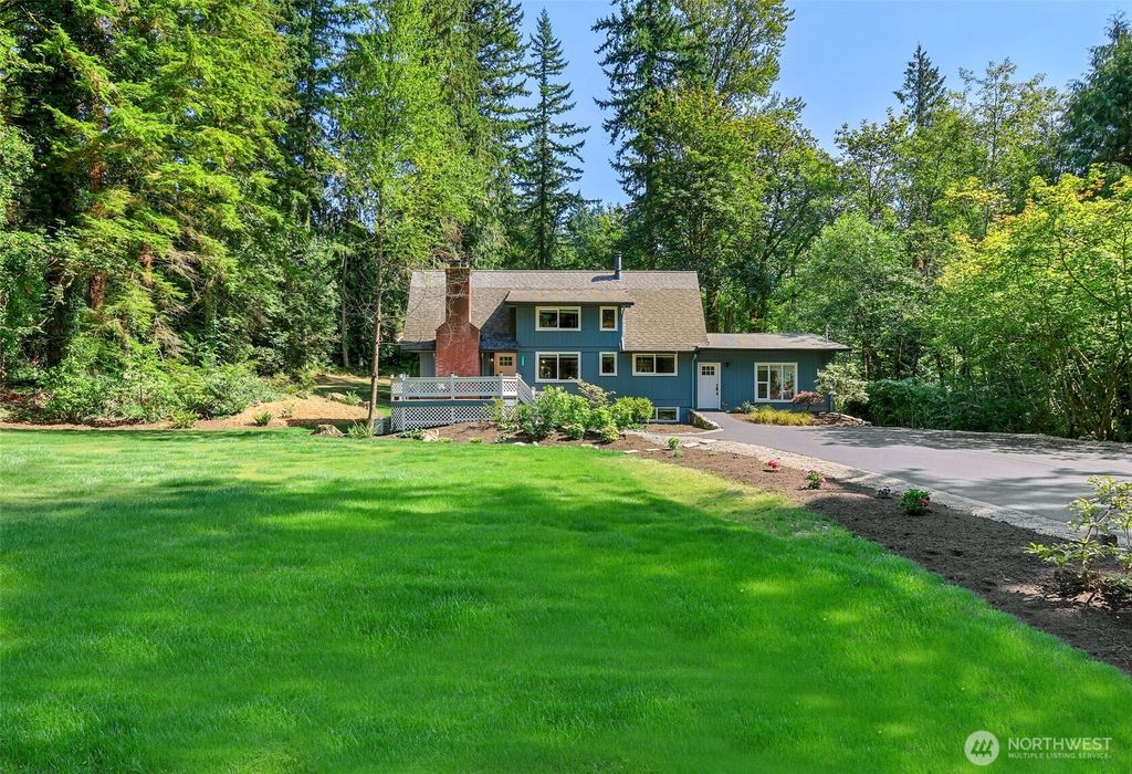Photo of 14530 262nd Avenue SE, Issaquah, WA 98027 (MLS # 2427922)