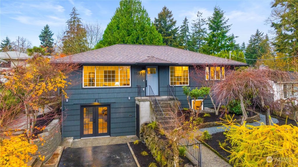 Photo of 15839 9th Avenue SW, Burien, WA 98166 (MLS # 2312741)