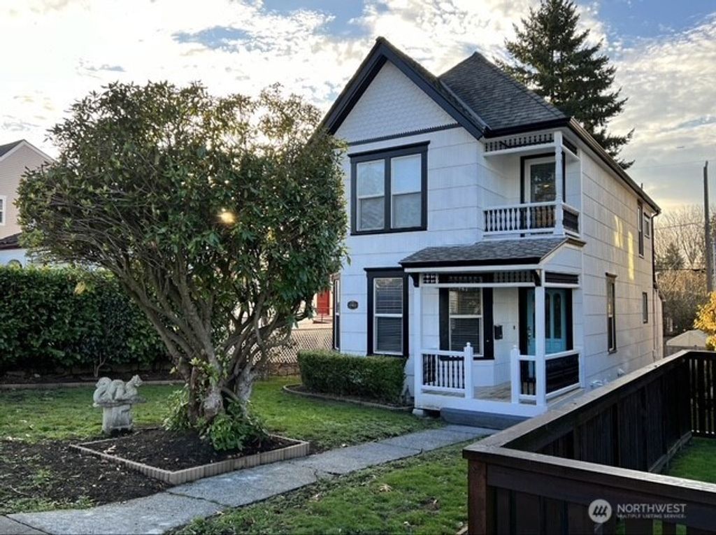 Photo of 1921 44 Avenue SW, Seattle, WA 98116 (MLS # 2504795)