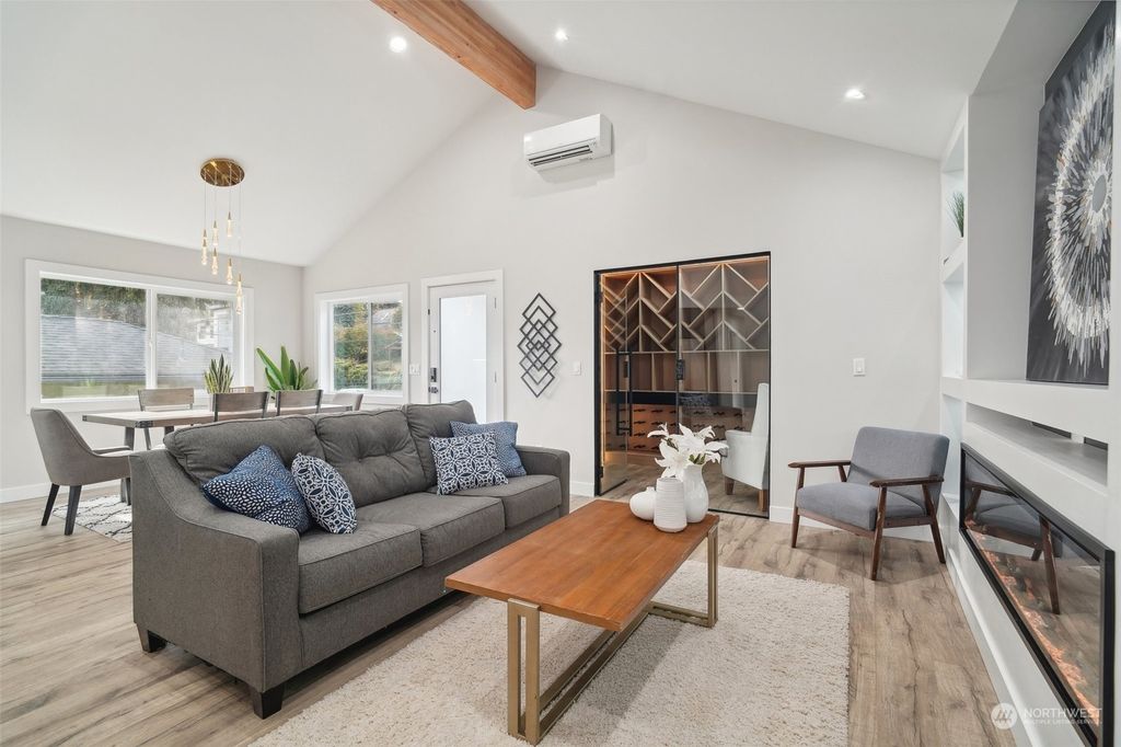 Photo of 7018 20th Avenue NE, Seattle, WA 98115 (MLS # 2307438)