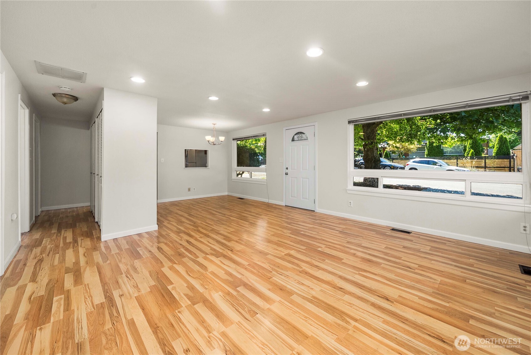 Kent, Washington 98030, United States, 2 Bedrooms Bedrooms, ,1 BathroomBathrooms,Residential,Pending,180978