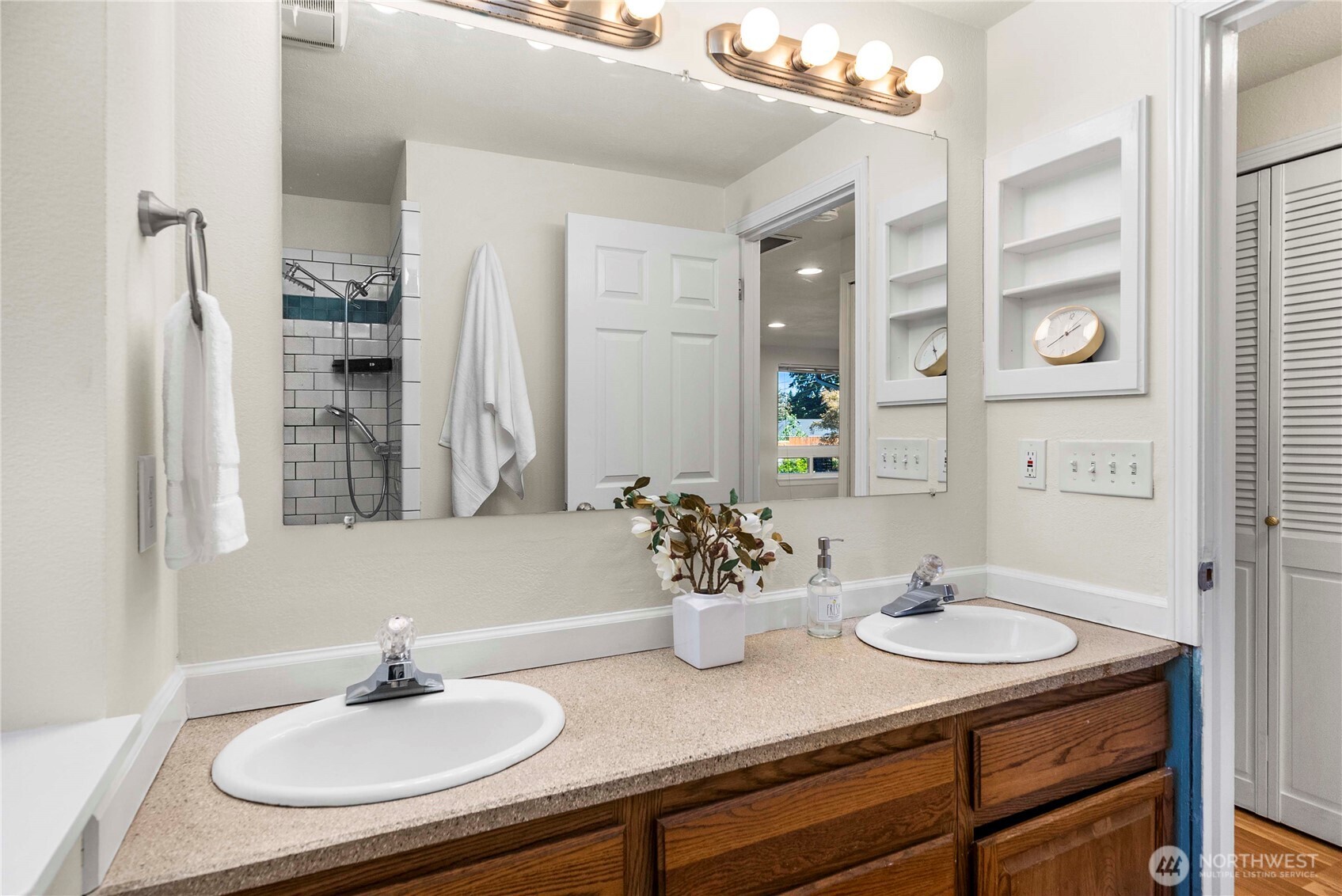 Kent, Washington 98030, United States, 2 Bedrooms Bedrooms, ,1 BathroomBathrooms,Residential,Pending,180978