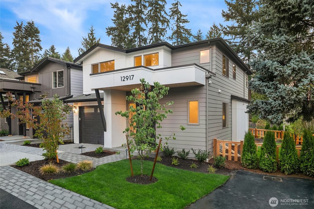 Photo of 12917 NE 78th Place, Kirkland, WA 98033 (MLS # 2428113)
