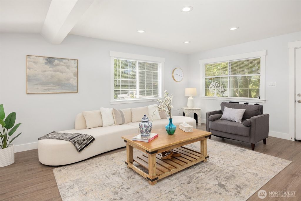 Photo of 11438 99th Place NE, Kirkland, WA 98033 (MLS # 2524095)