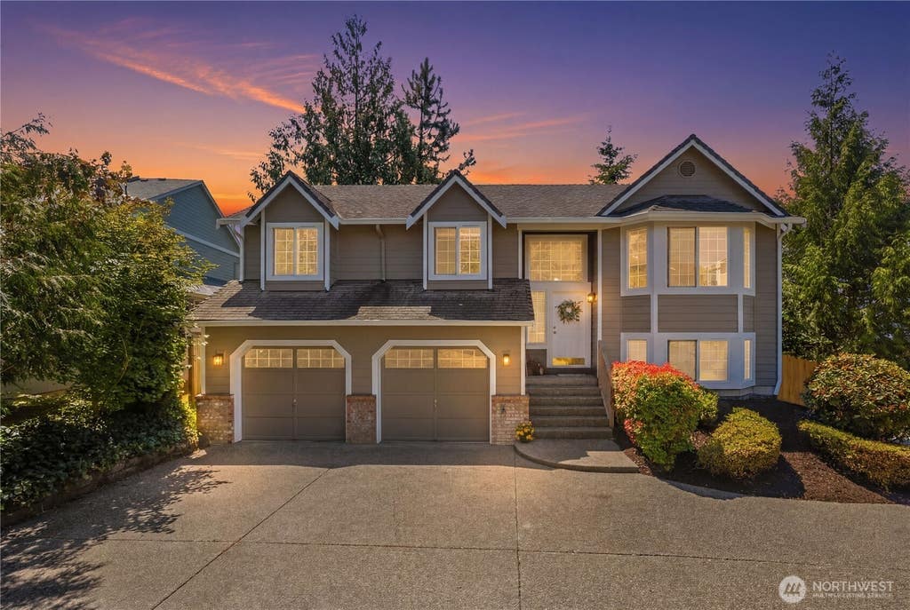 Photo of 6903 78th Drive NE, Marysville, WA 98270 (MLS # 2546760)