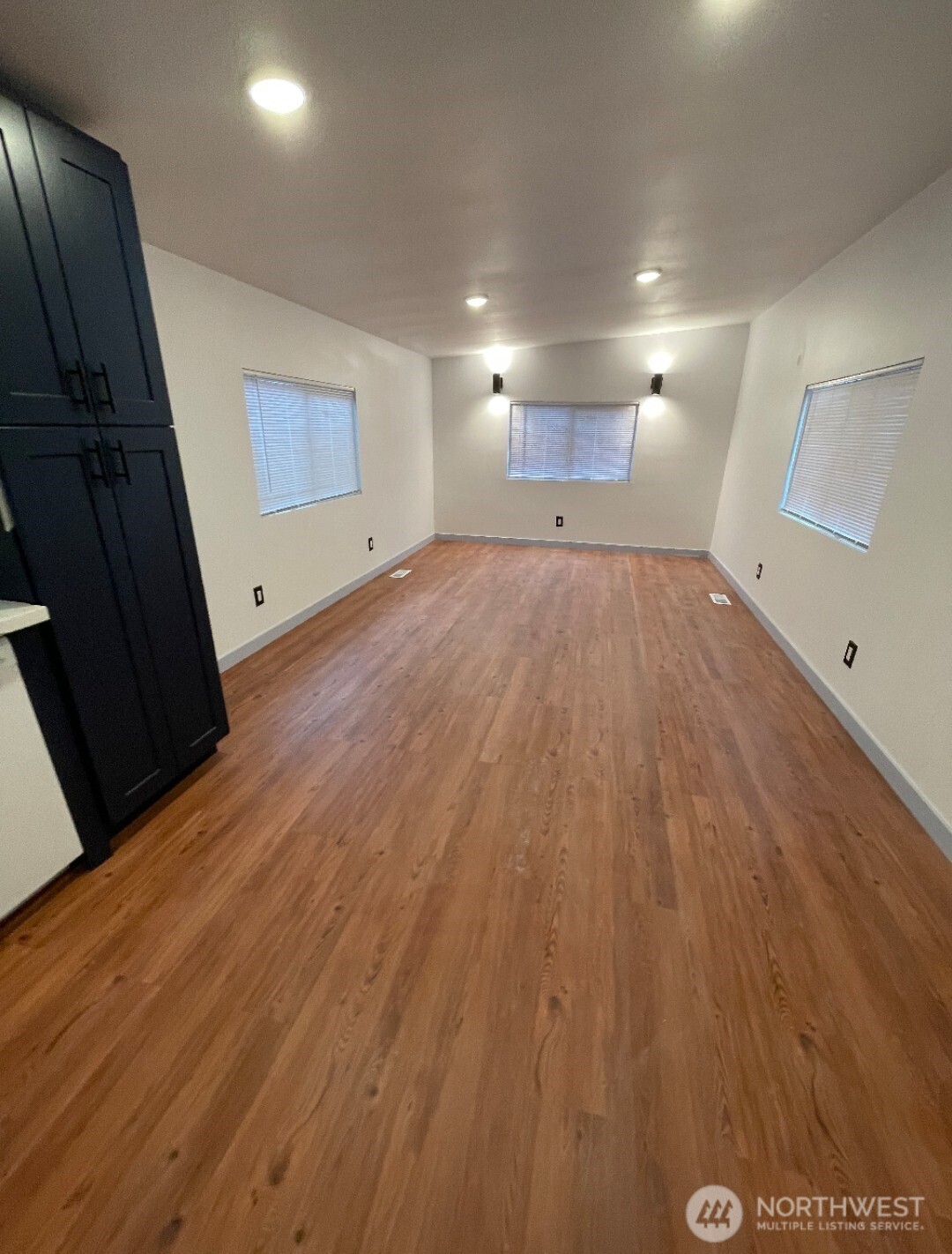 4000 76th Street NE 33