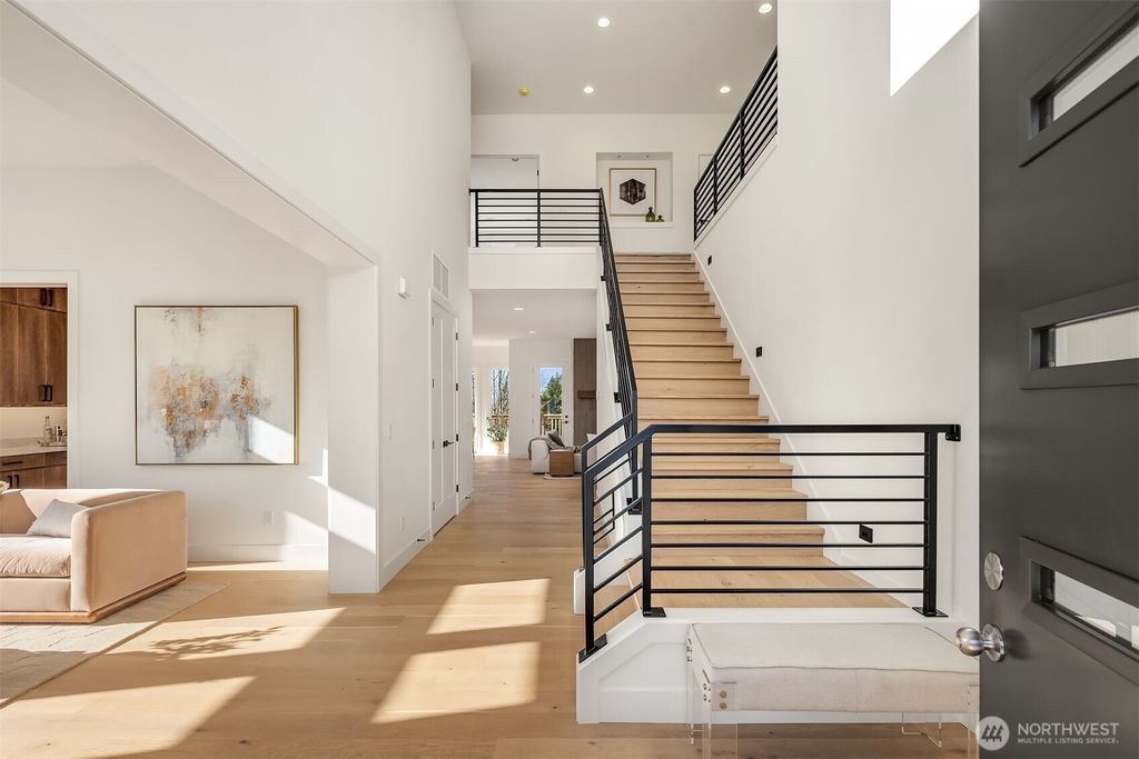 Photo of 510 Nile Ave NE Ave, Renton, WA 98059 (MLS # 2419624)