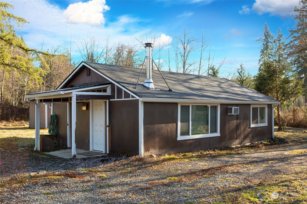 Photo of 5211 139th Avenue SE, Snohomish, WA 98290 (MLS # 2034585)