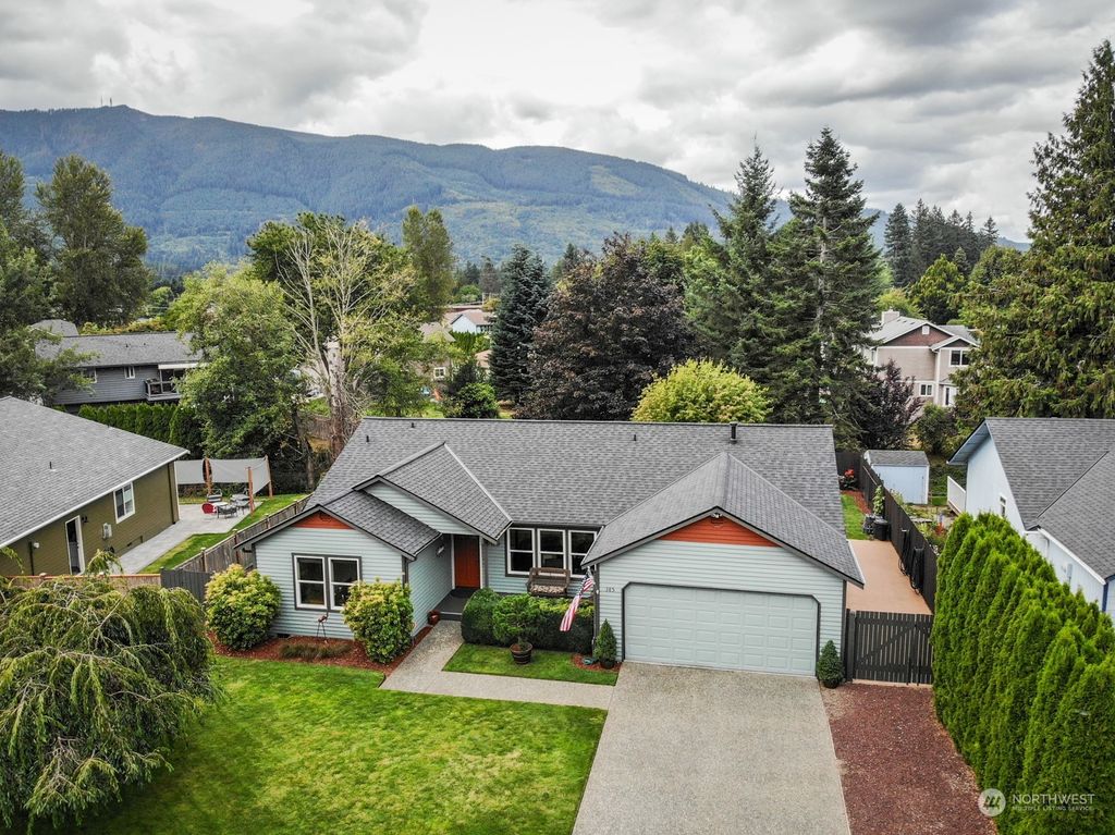 Photo of 385 Merritt Place NE, North Bend, WA 98045 (MLS # 2162741)
