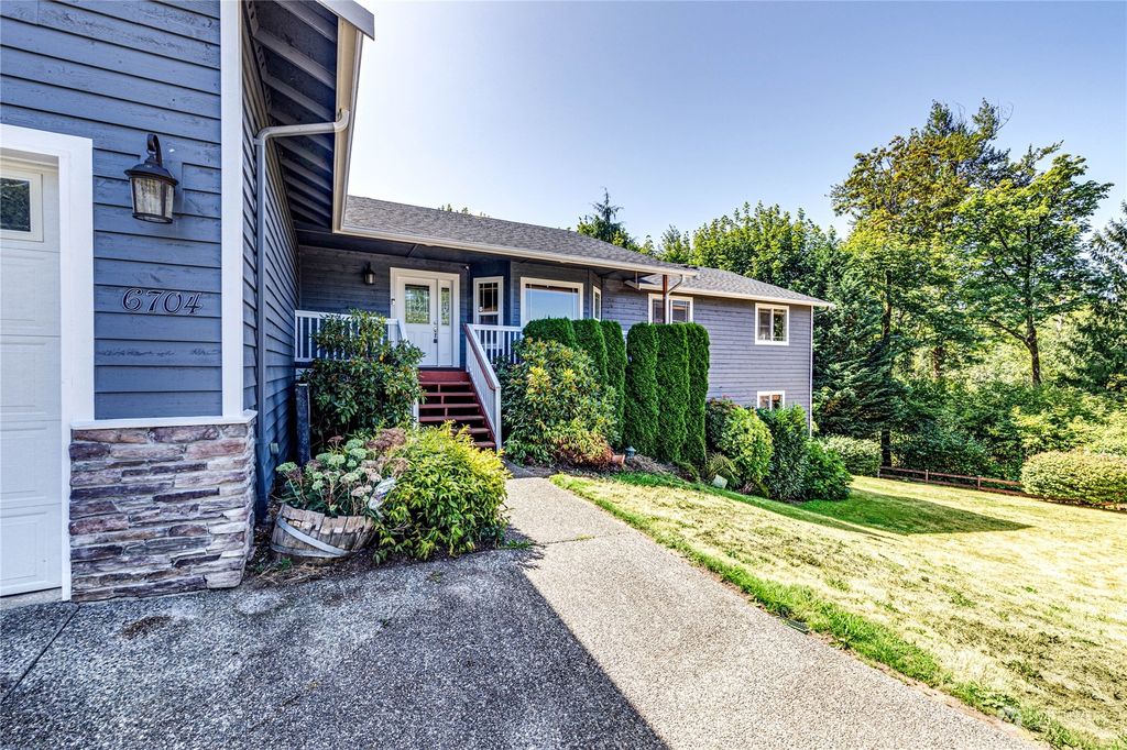 Photo of 6704 84th Drive NE, Marysville, WA 98270 (MLS # 2154283)