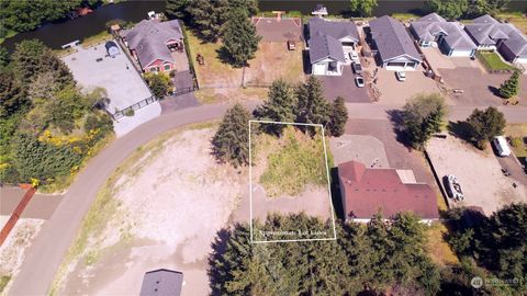 753 Island Circle Ocean Shores WA 98569