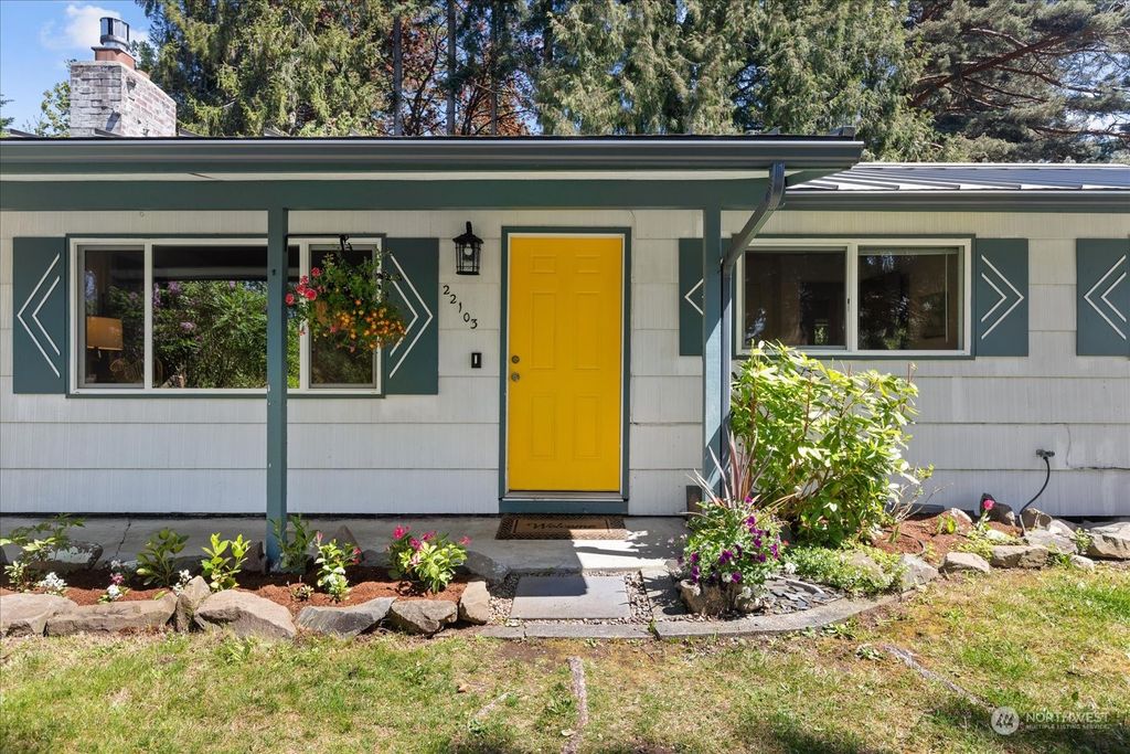 Photo of 22103 37th Avenue W, Mountlake Terrace, WA 98043 (MLS # 2065230)