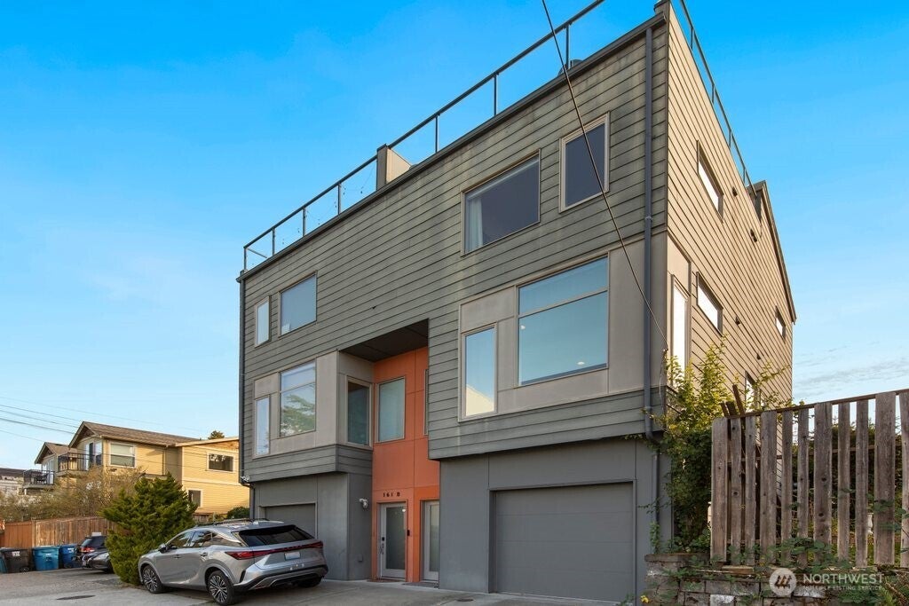 Photo of 161 23rd Avenue #A, Seattle, WA 98122 (MLS # 2588929)