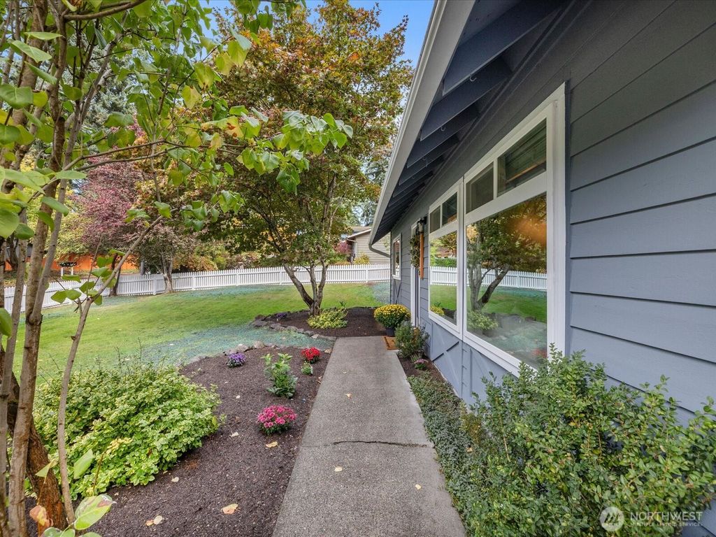Photo of 20815 23rd Avenue W, Lynnwood, WA 98036 (MLS # 2438302)
