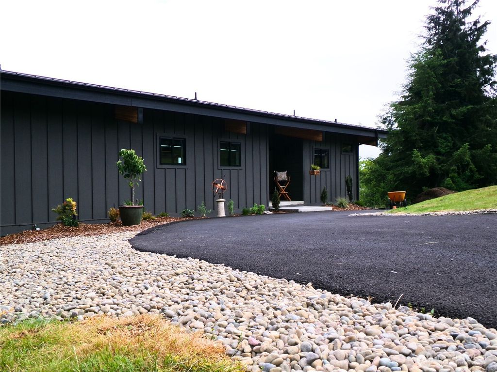 Photo of 1011 Alden Road, Aberdeen, WA 98520 (MLS # 2531808)