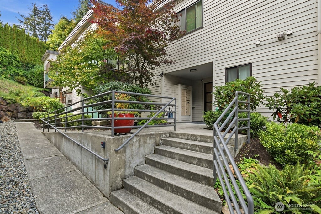 Photo of 5225 50th Avenue NE #204, Seattle, WA 98105 (MLS # 2594603)