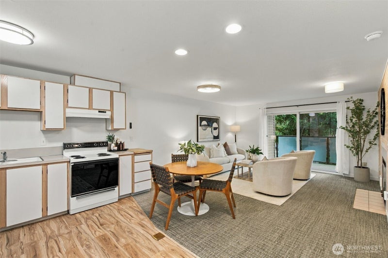 5225 50th Avenue NE 204