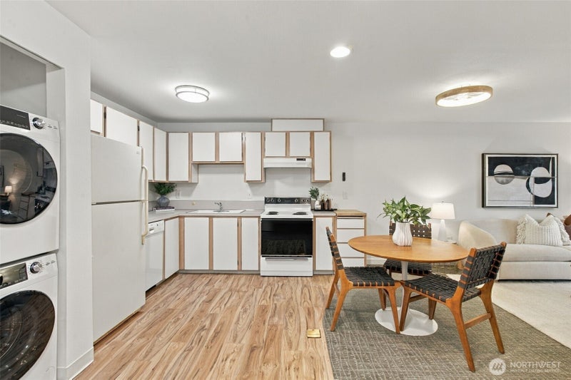 5225 50th Avenue NE 204