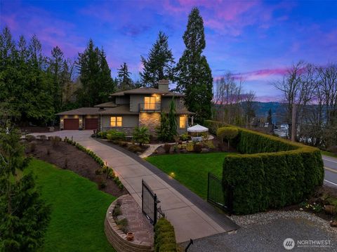 Photo of 1018 E Lake Sammamish Parkway SE, Sammamish, WA 98075 (MLS # 2496811)