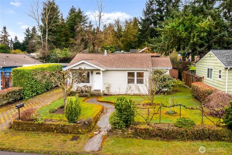 Photo of 16011 27th Avenue NE, Shoreline, WA 98155 (MLS # 2489706)