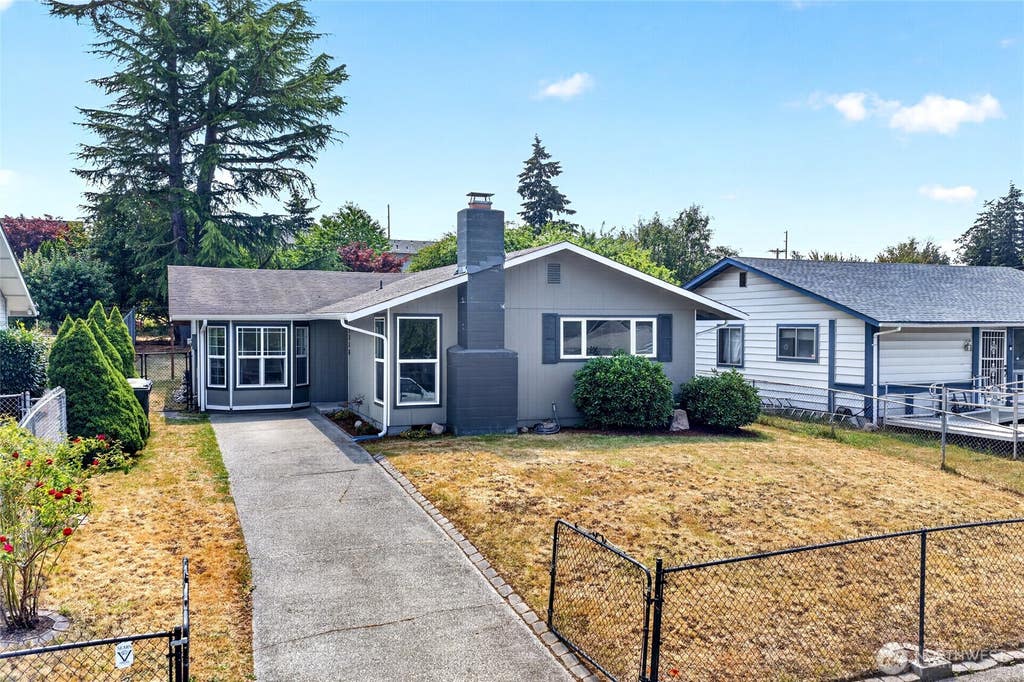 Photo of 1318 E 62nd Street, Tacoma, WA 98404 (MLS # 2561168)