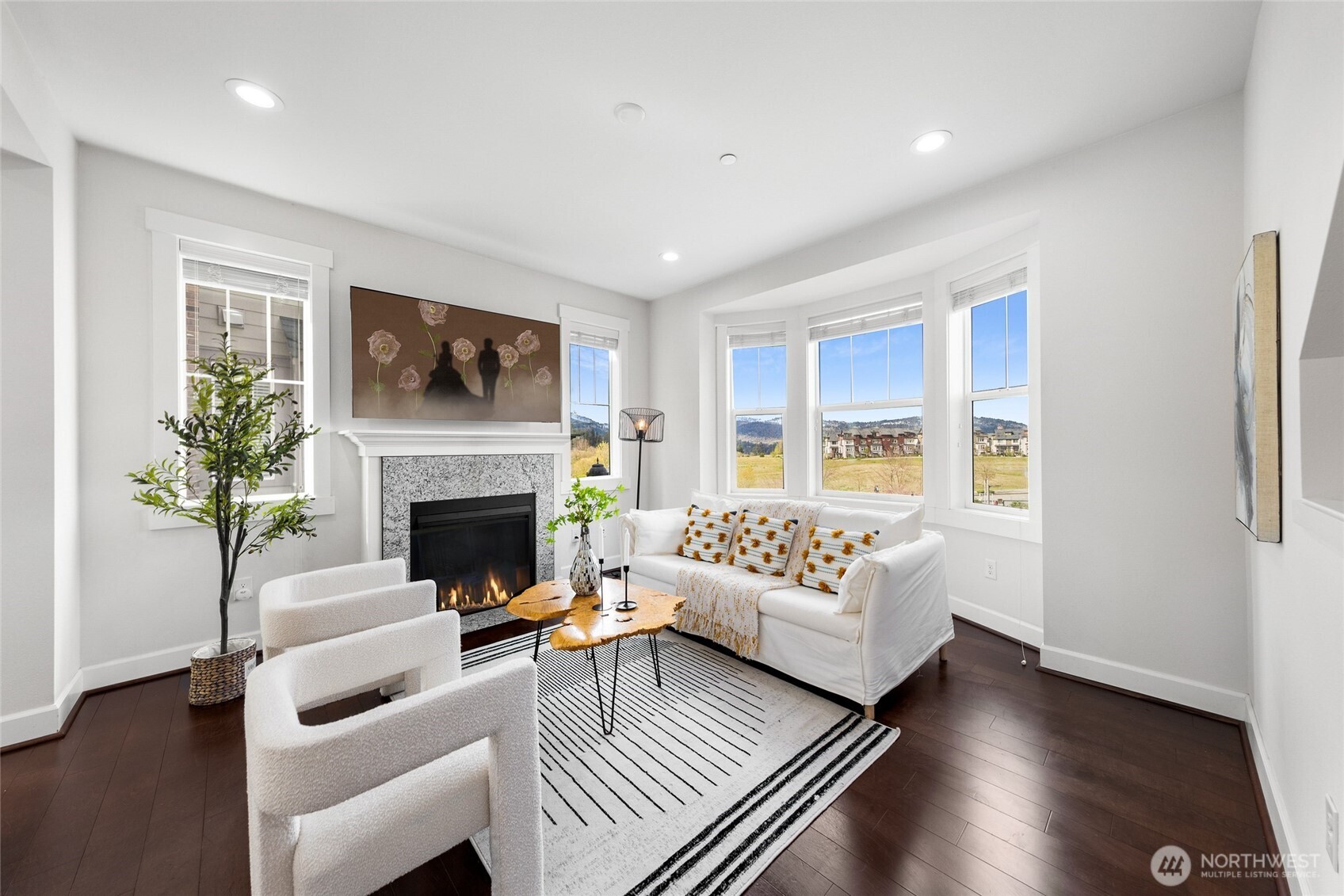 1362 Williamsburg Walk NE