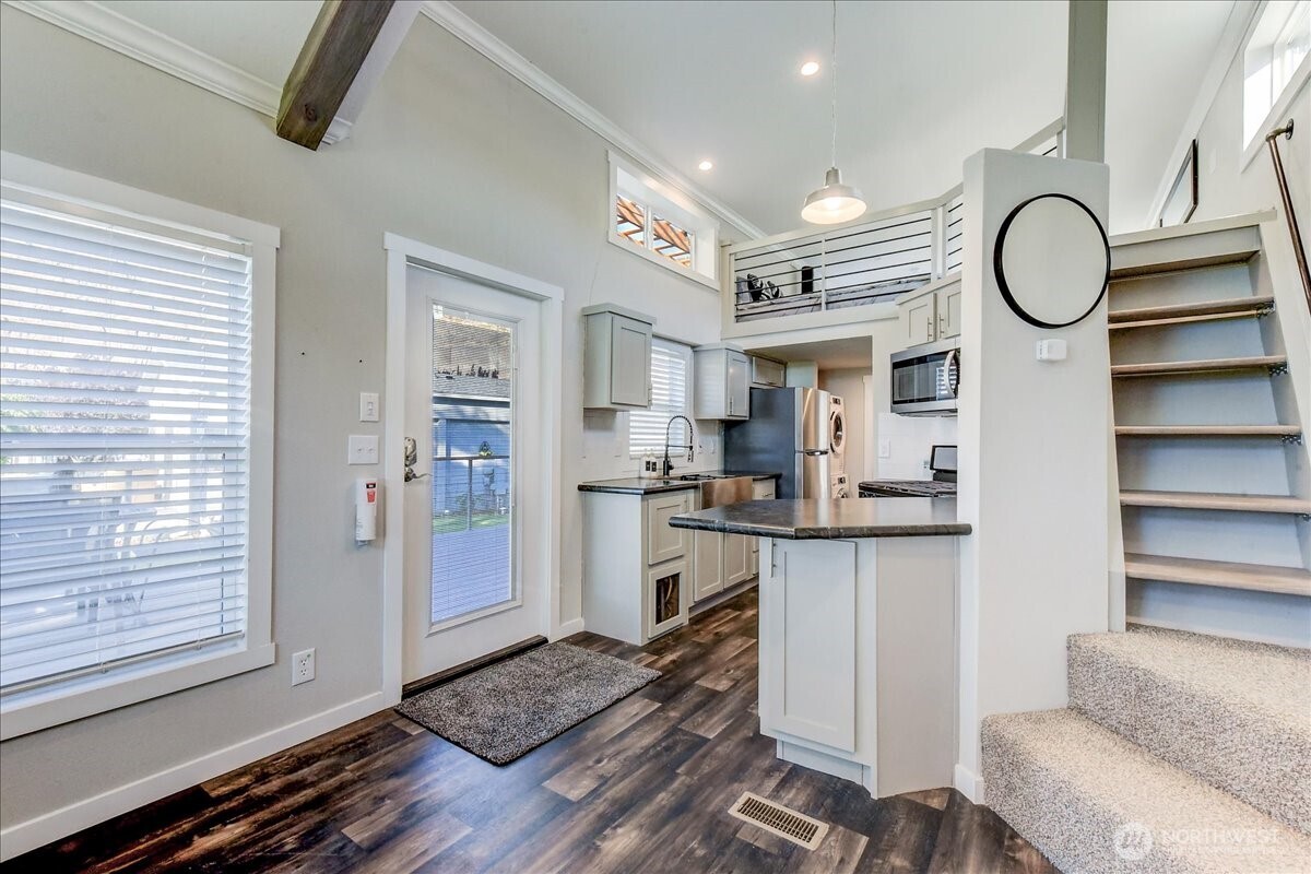 8542 Crescent Bar Road NW 346