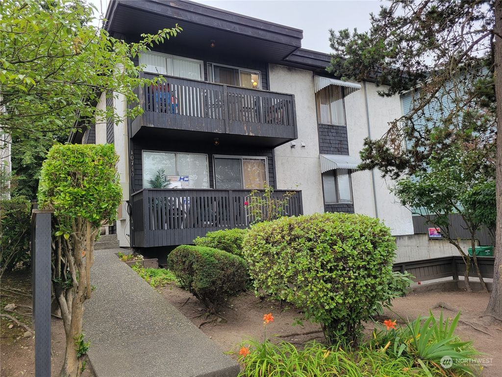 Photo of 10740 Greenwood Avenue N, Seattle, WA 98133 (MLS # 2281578)