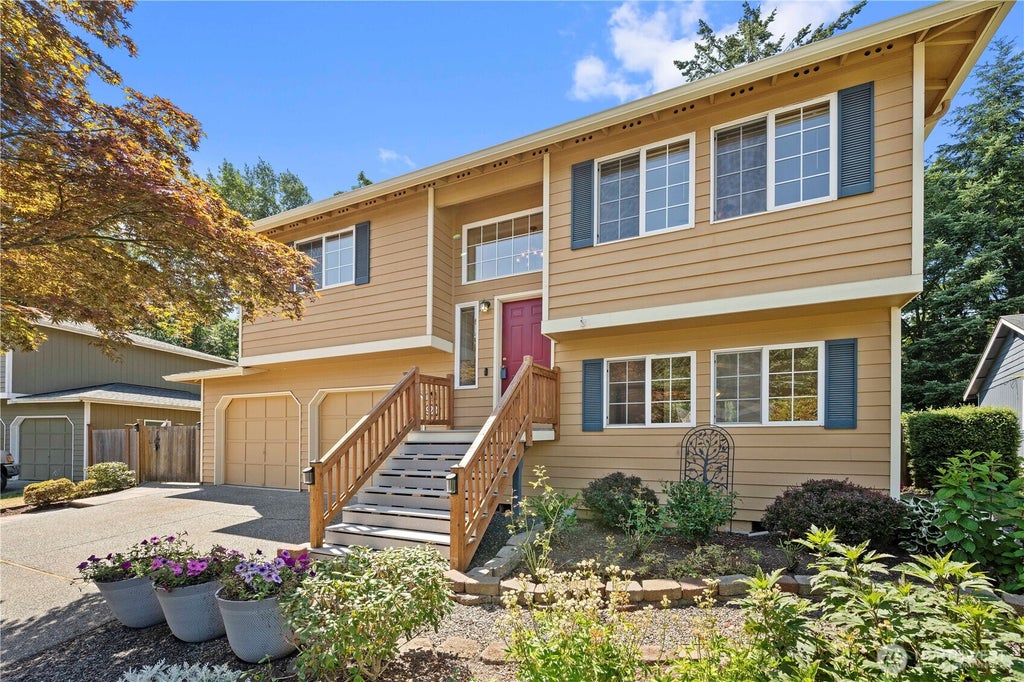 Photo of 928 96th Avenue SE, Lake Stevens, WA 98258 (MLS # 2583836)